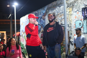 Mc smith junto a Roda da Central no Festival Galeria Providência 2022. 