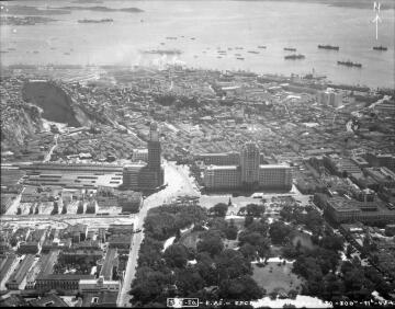 Fotografia aérea da Central do Brasil e região. Década de 1940. 