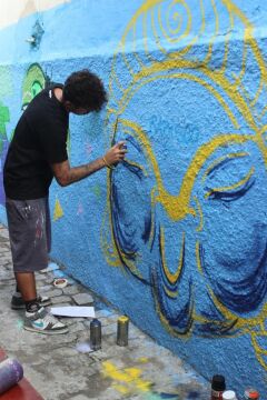 detalhe do participante da oficina de grafite no Festival GP 2019. 